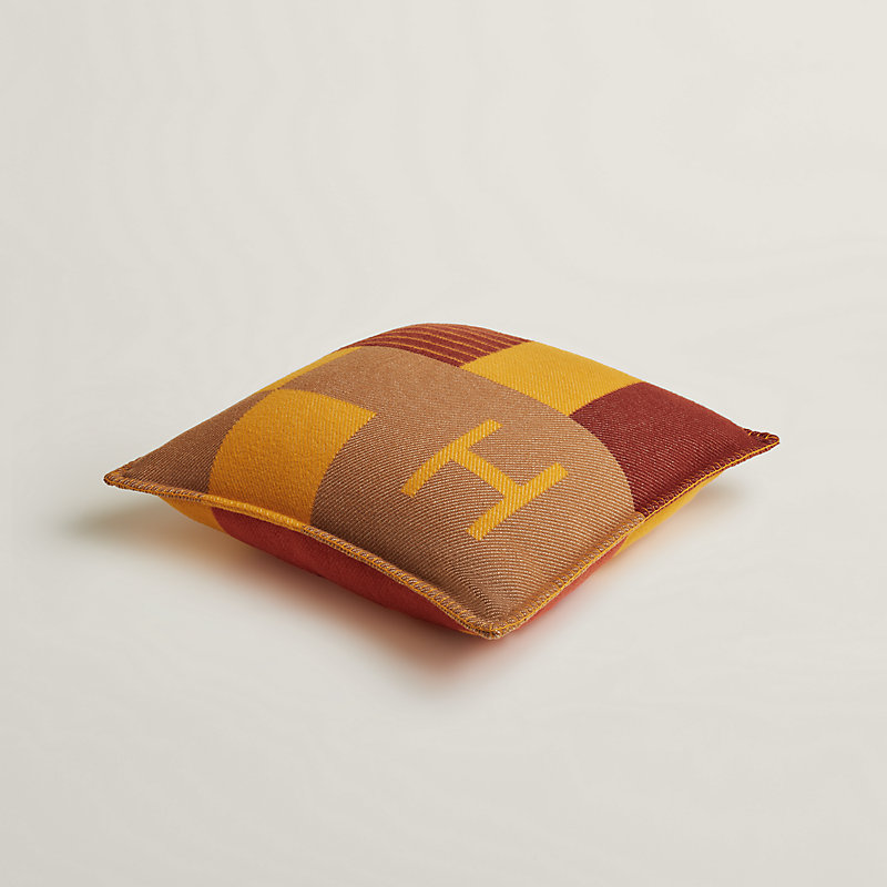 Avalon Piano pillow | Hermès Saudi Arabia